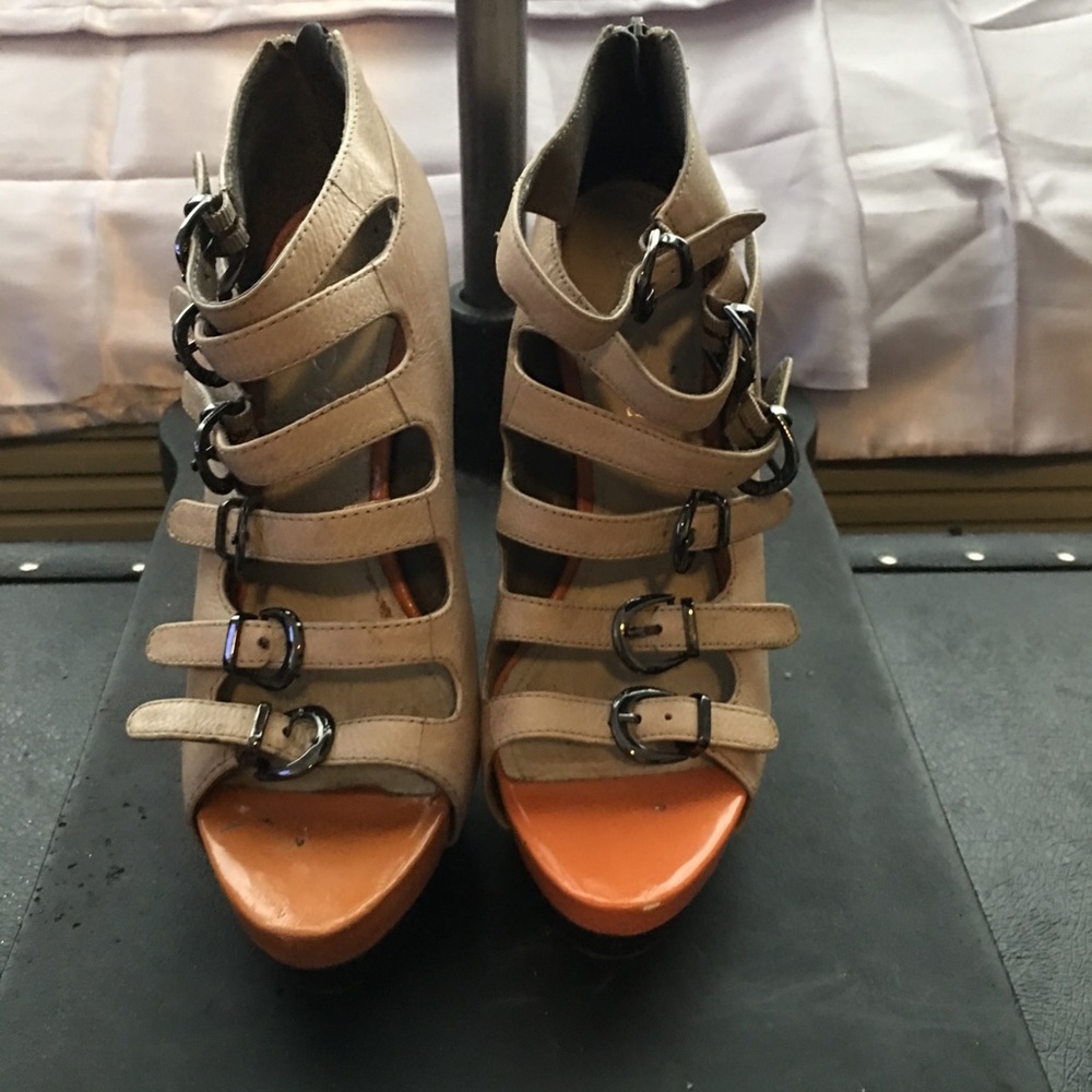 Heels - Picture 2 of 6